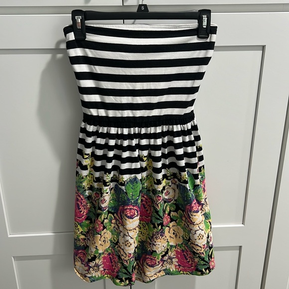 Kimchi Blue Dresses & Skirts - Urban Outfitters fabulous dress!!